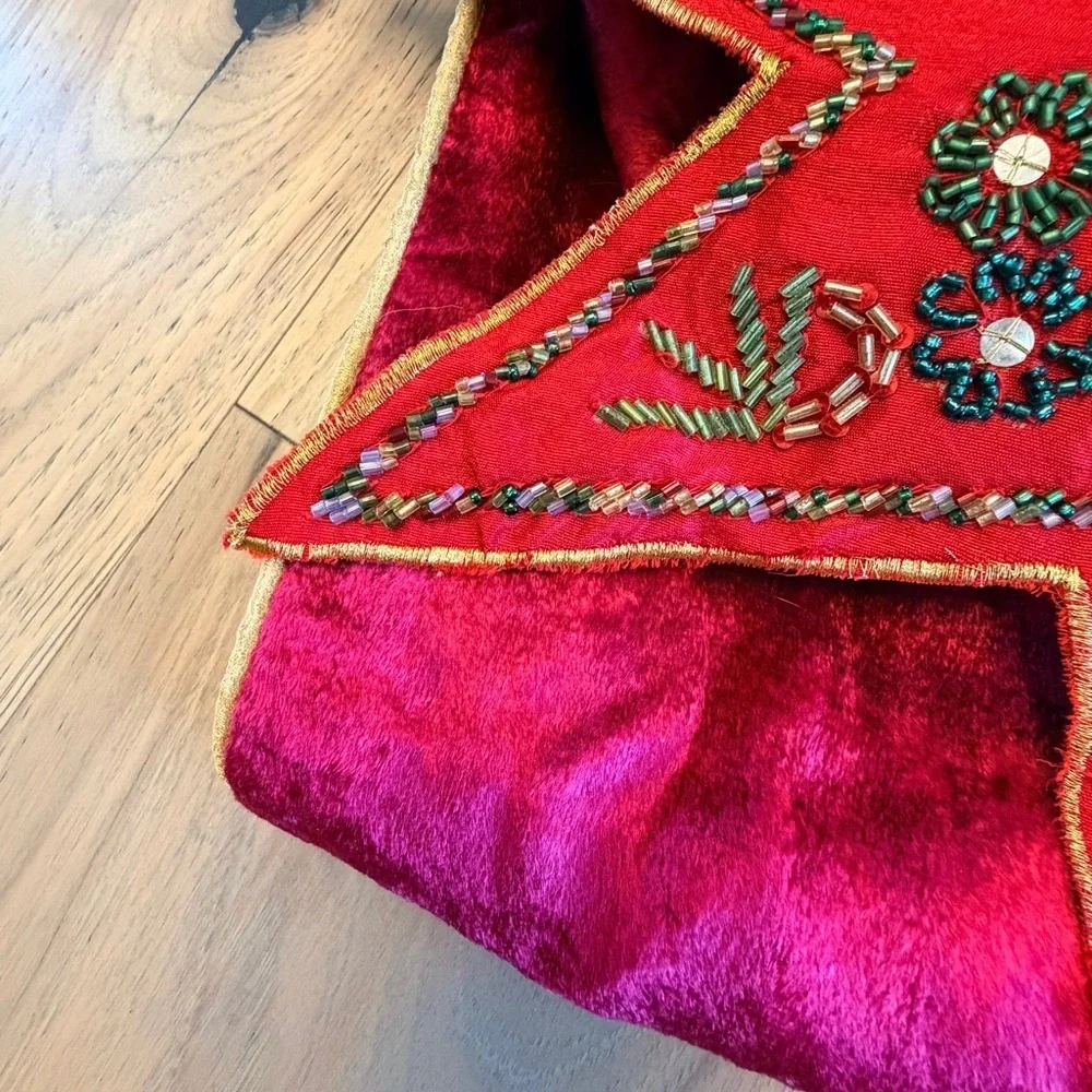 Pier 1 Christmas Holiday Table Runner Viscose Velvet Jeweled Star Red Beaded